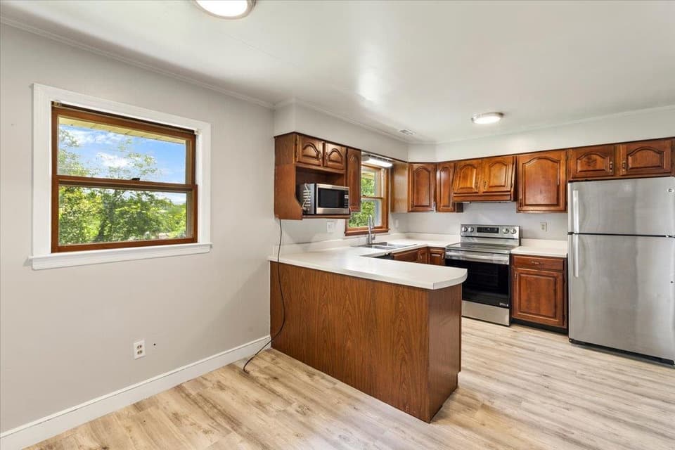 135 Griggs Street, photo 10 of 40