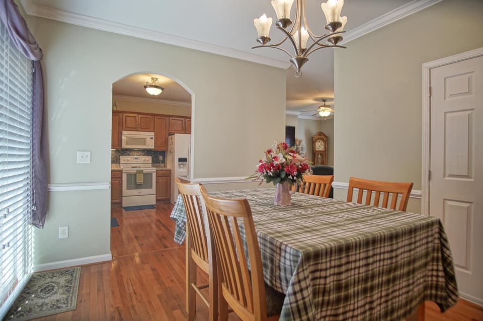 1410 Kensington Way, photo 16 of 40