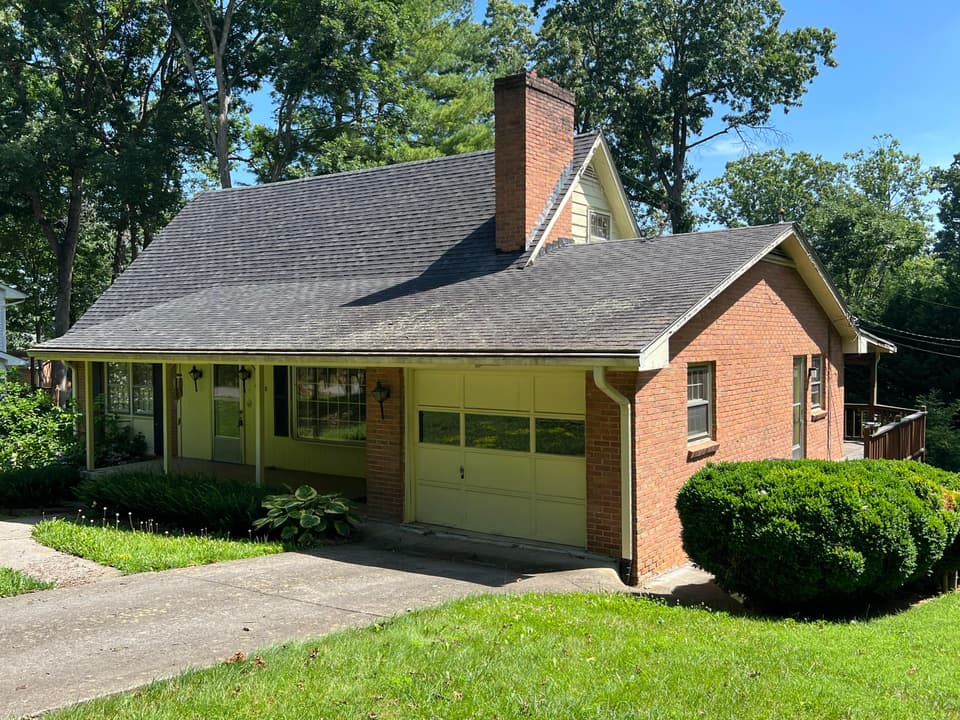 410 Dogwood Ln, photo 3 of 20