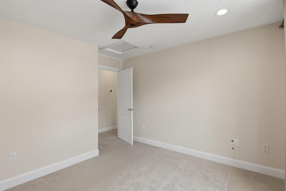 1410 Sherwood Drive, photo 27 of 40