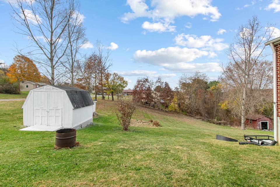 1595 Gallimore Street, photo 39 of 40