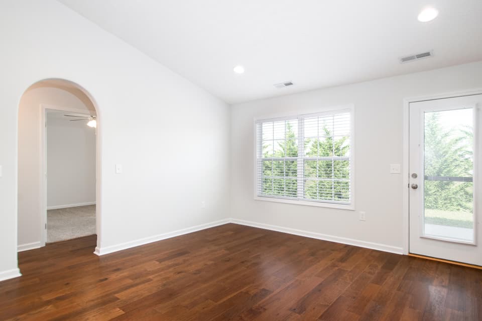 2050 Glade Drive SE, photo 12 of 34