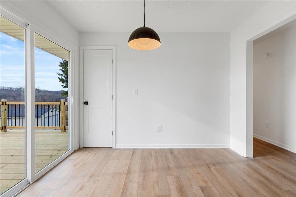 326 Rolling Hills Drive, photo 14 of 40