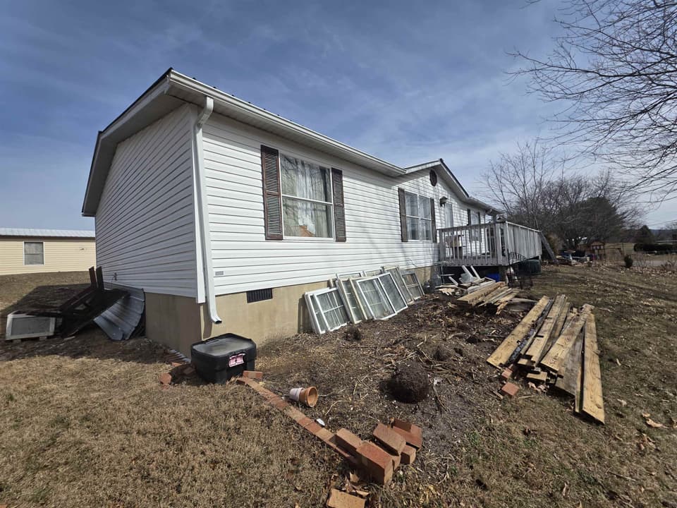 175 Jones Street SE, photo 5 of 7