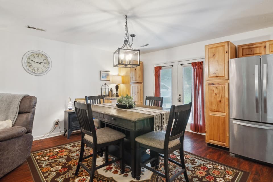 189 Pine Hollow Road, photo 9 of 28
