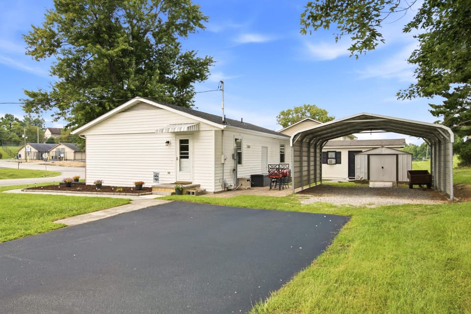 1790 Rainbow Street NE, photo 36 of 40