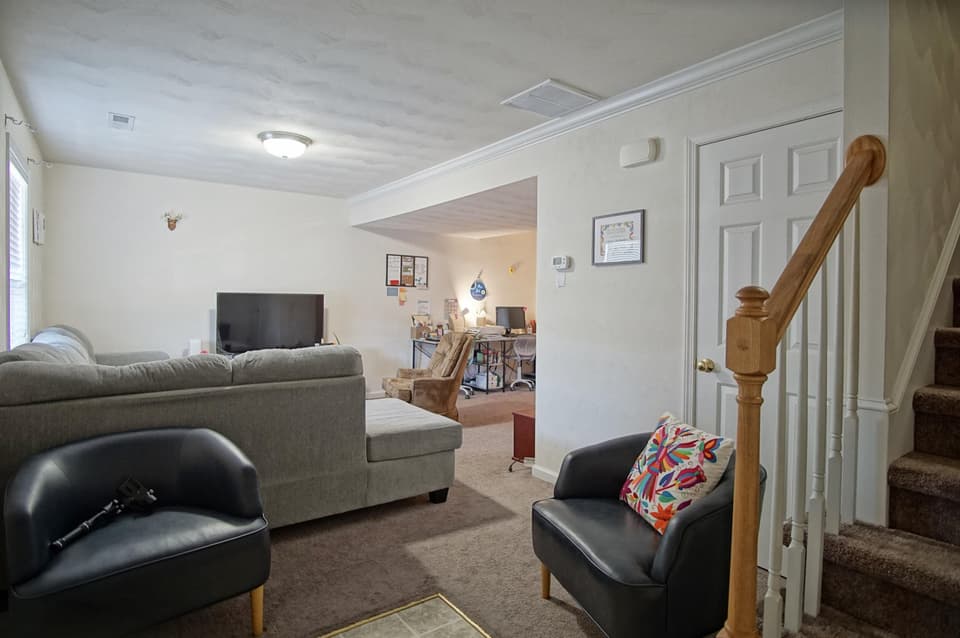 100 Salem Lane, photo 3 of 37