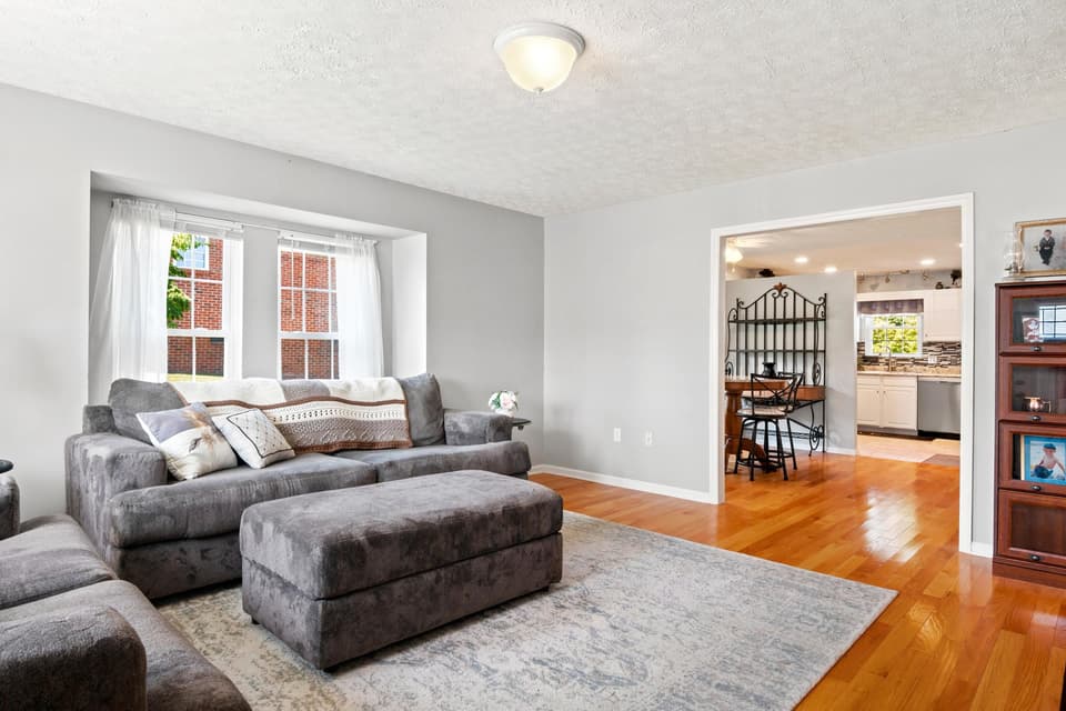 175 Darci Drive SE, photo 6 of 34