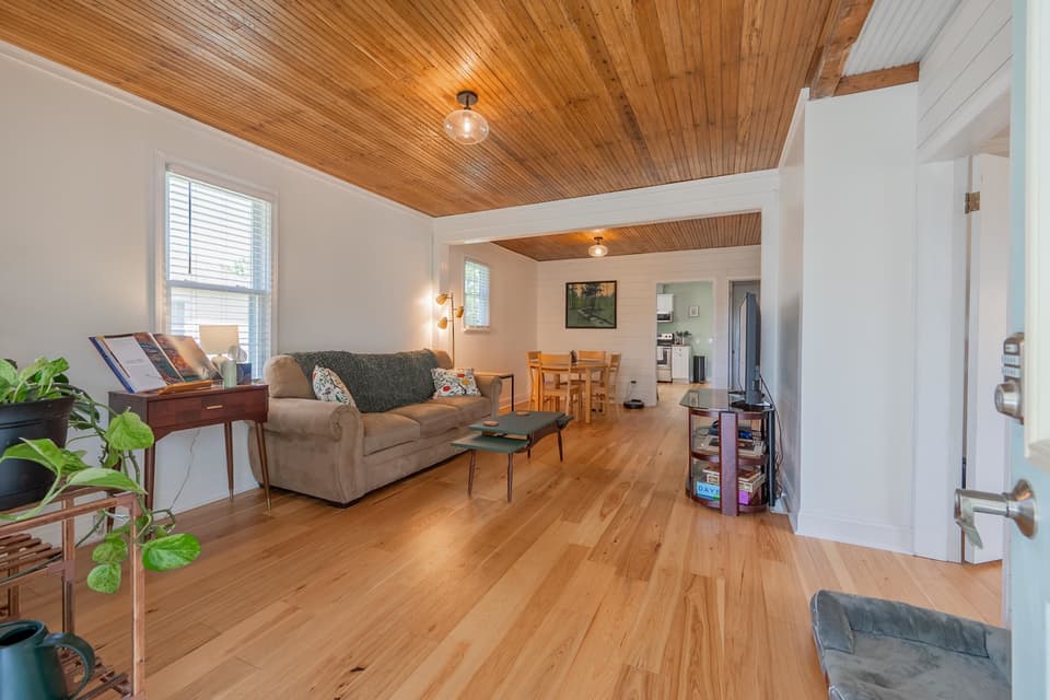 940 Forest Street, photo 8 of 40