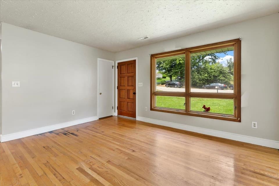 135 Griggs Street, photo 4 of 40