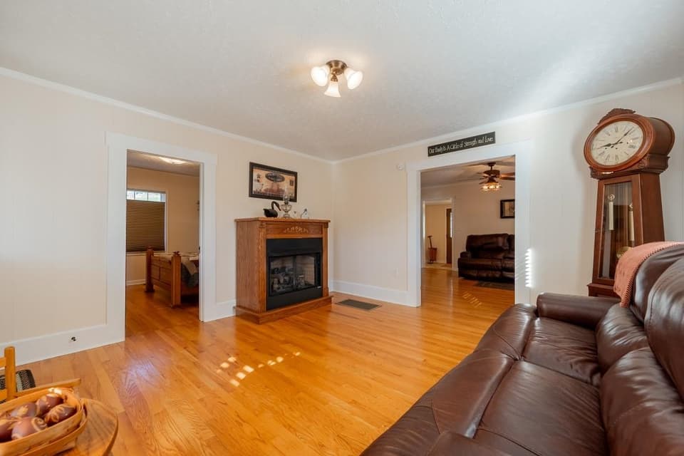 315 Montgomery Street, photo 13 of 40