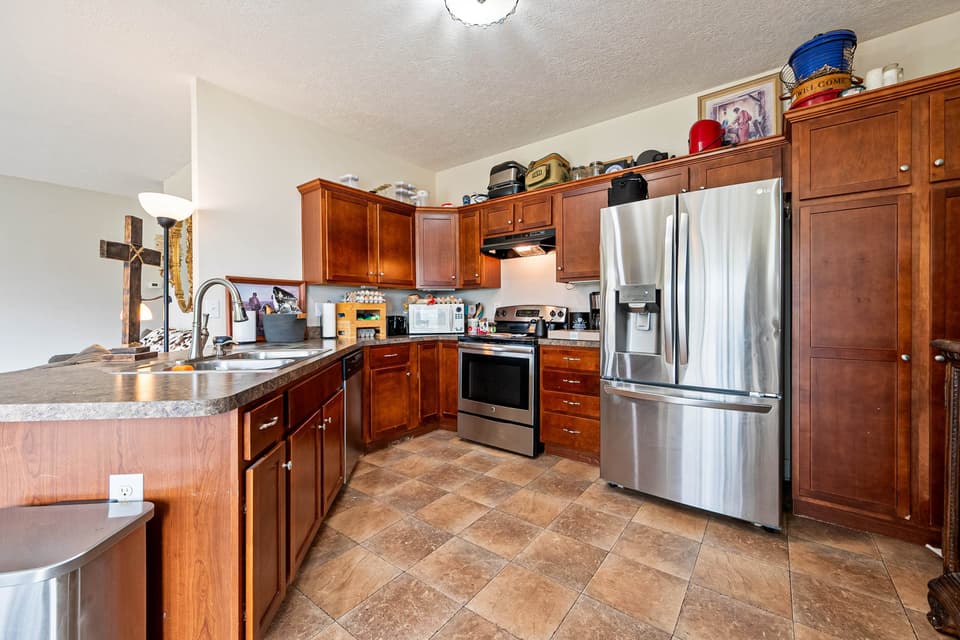 285 Easy Street, photo 16 of 40
