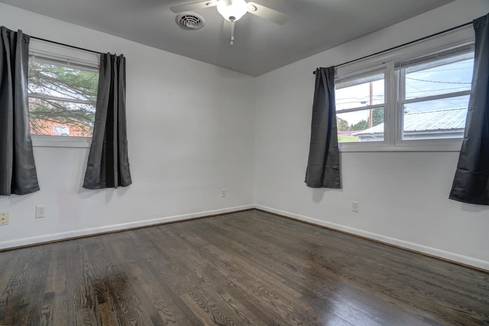 5 S Dudley Drive, photo 4 of 40