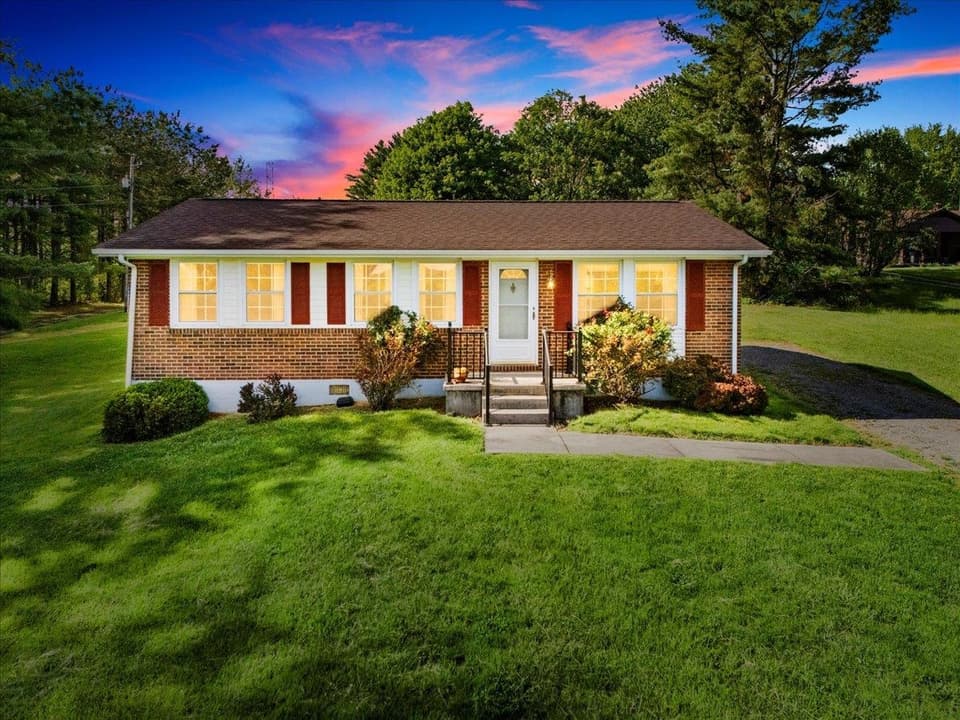 3074 Seven Mile Tree Road, Christiansburg, VA