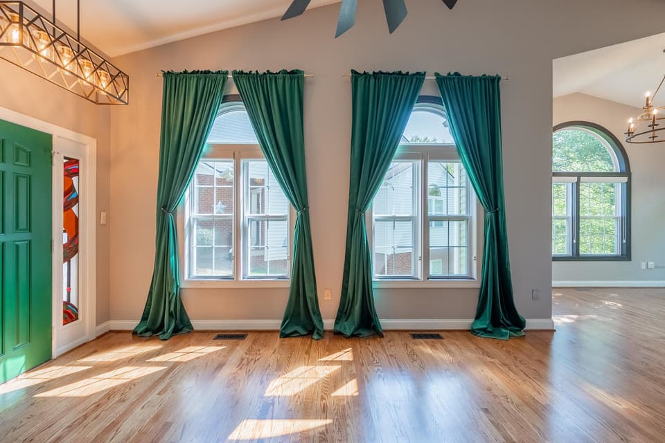 1095 Red Leaf Court, photo 8 of 40