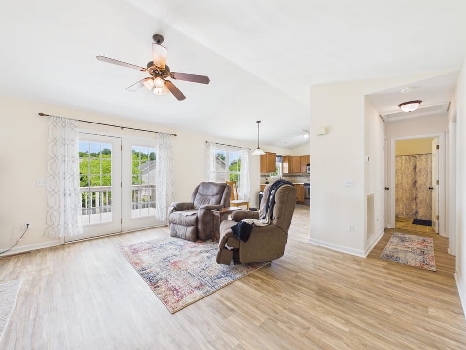 110 Aster Lane, photo 6 of 40