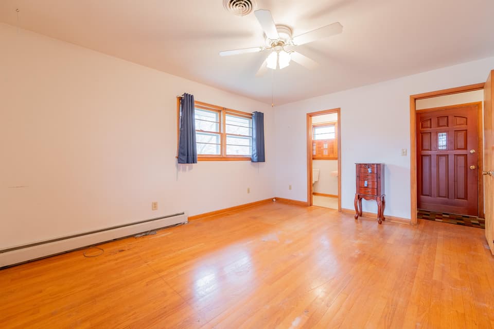 935 Hummingbird Drive SW, photo 10 of 40