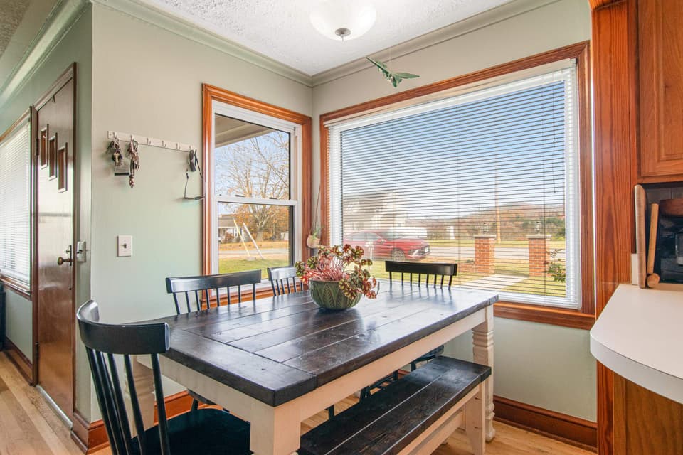 1595 Gallimore Street, photo 9 of 40