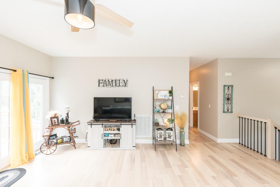225 Meadow Dr NW, photo 14 of 34