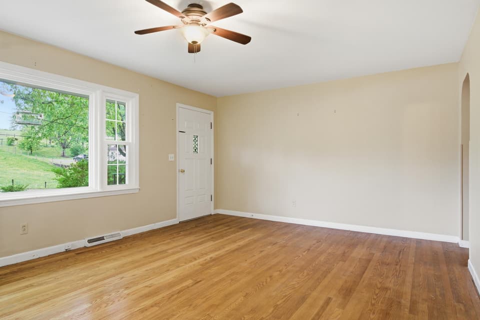 1710 Harman Drive, photo 9 of 40