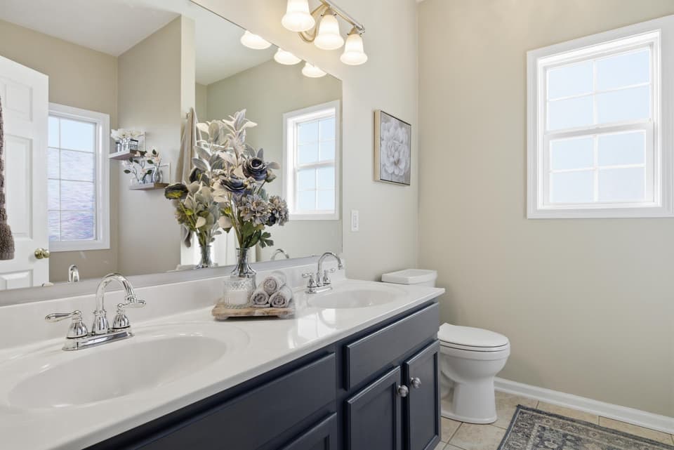 310 Windsor Drive, photo 23 of 40