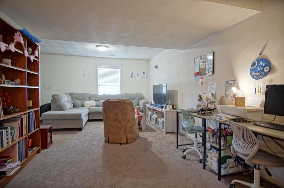 100 Salem Lane, photo 17 of 37