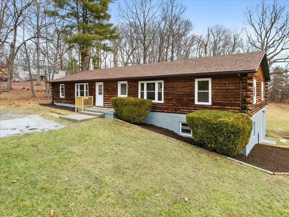 435 Teel Street, photo 3 of 40