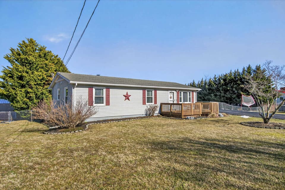670 Lawn Drive, photo 4 of 40