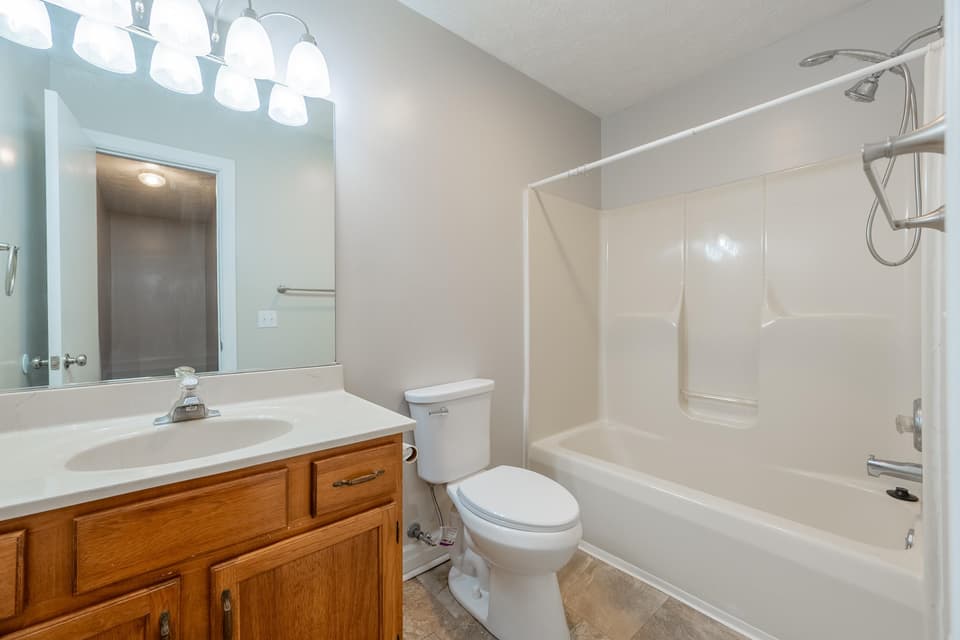 375 Warren Street, photo 25 of 40