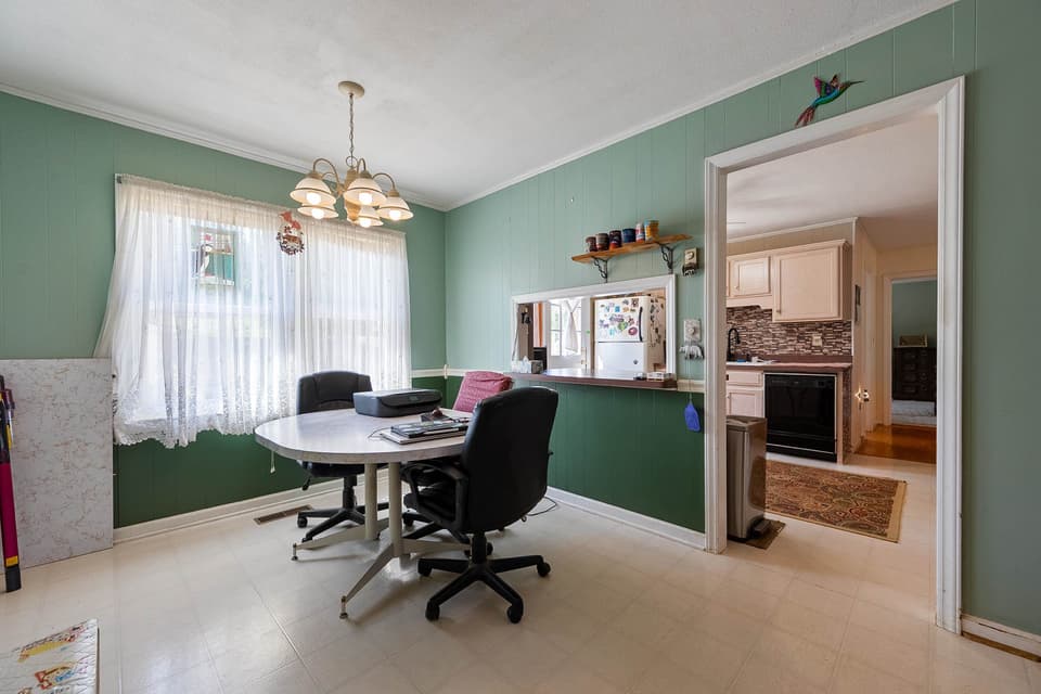 195 Ash Drive, photo 19 of 40