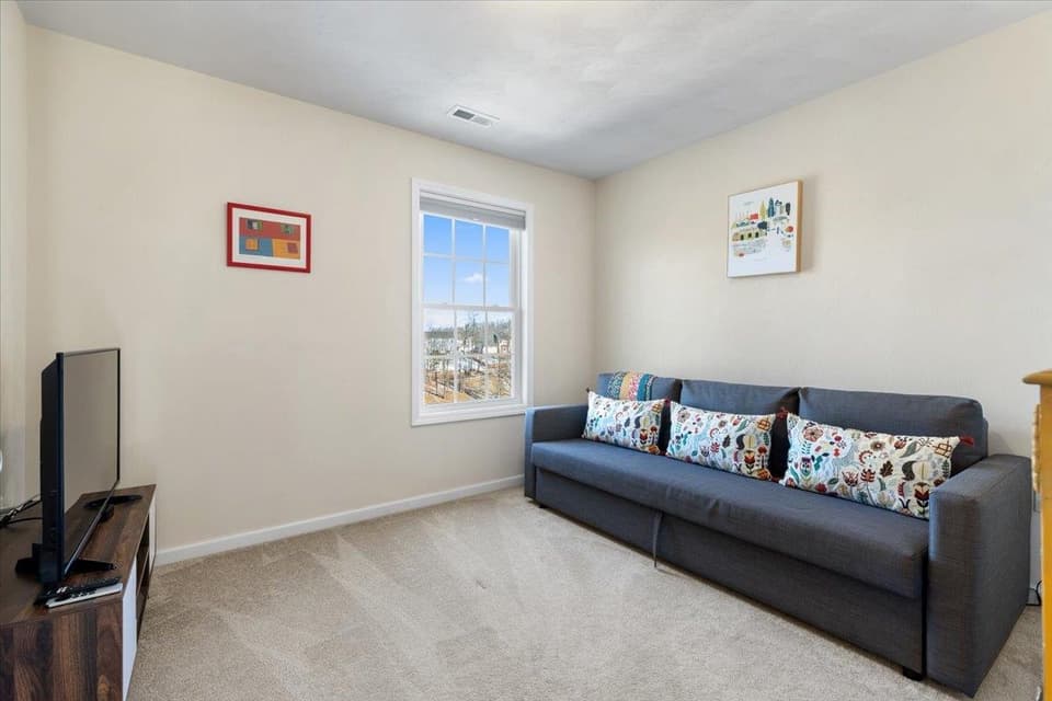 1140 Crosscreek Drive, photo 33 of 40