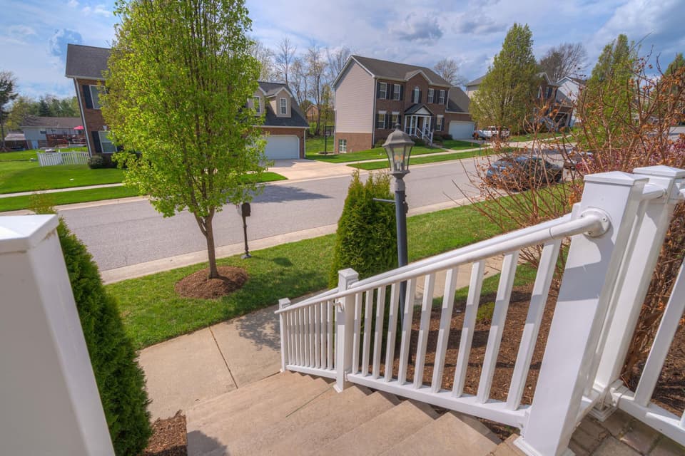 160 Roudabush Drive, photo 3 of 34