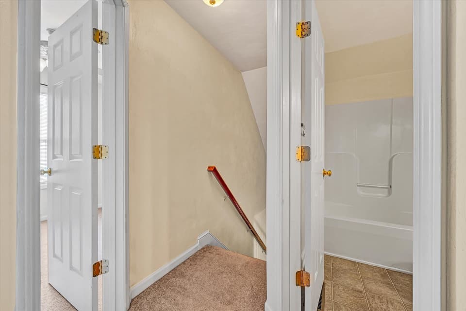 135 Wistaria Drive, photo 18 of 40