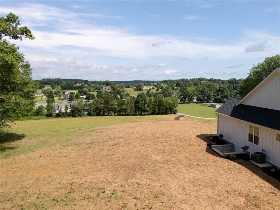 4480 Fairview Drive, photo 11 of 36