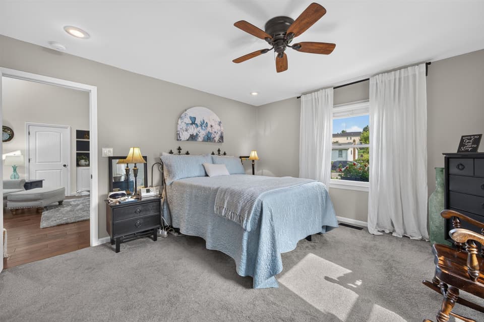 2405 Glade Drive SE, photo 34 of 40