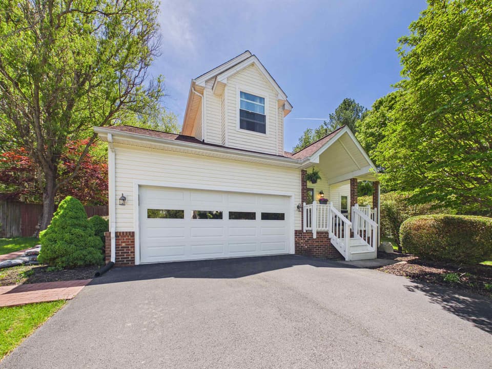 1525 Sleepy Hollow Road, photo 12 of 40