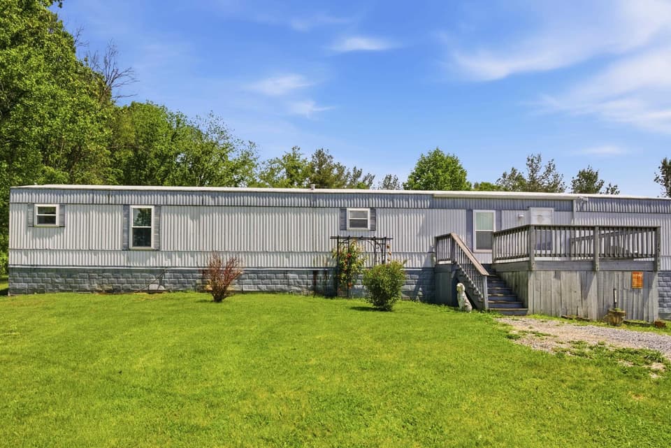 1516 Gunston Road, photo 2 of 40