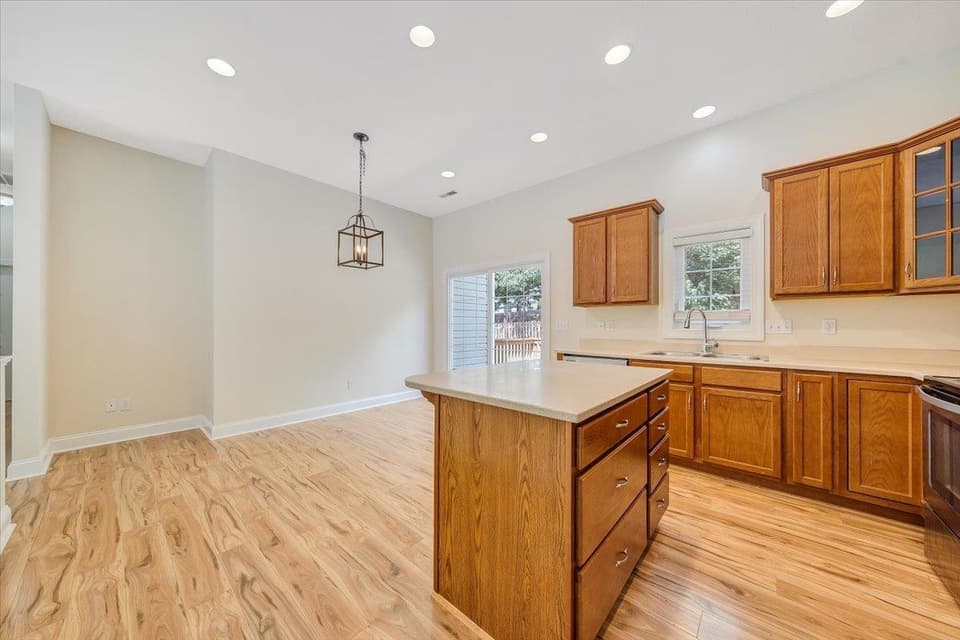 230 Meadow Drive, photo 13 of 40