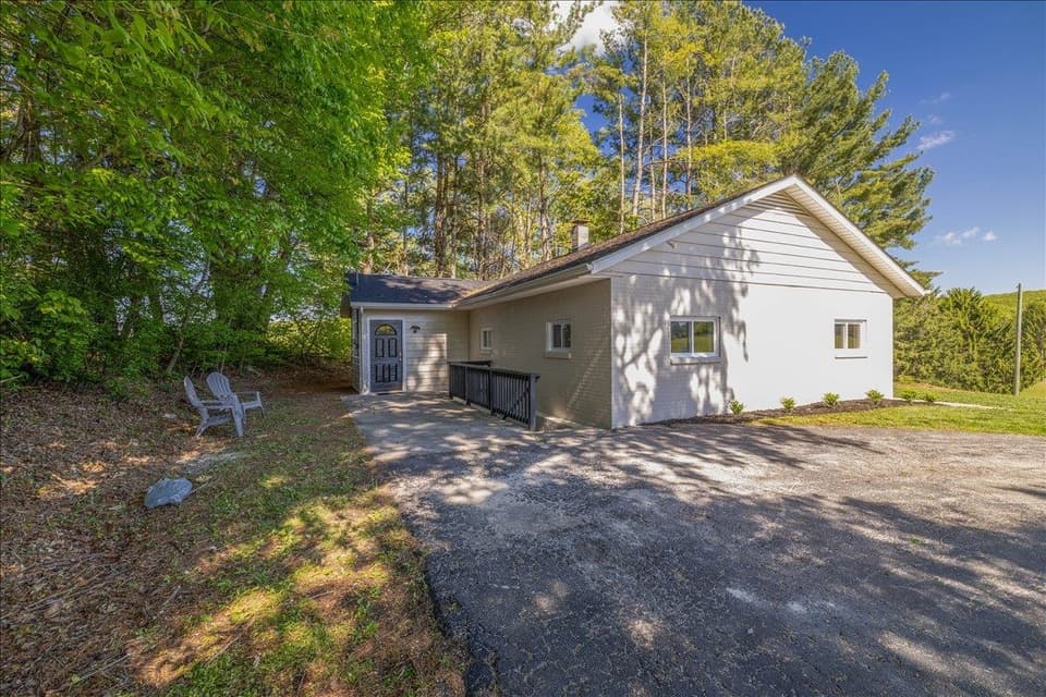 2027 Peppers Ferry Road NW, photo 17 of 28
