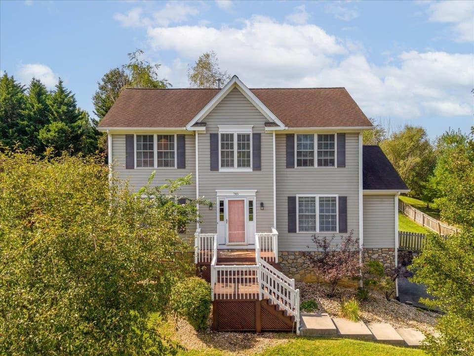 745 Independence Boulevard, photo 3 of 40