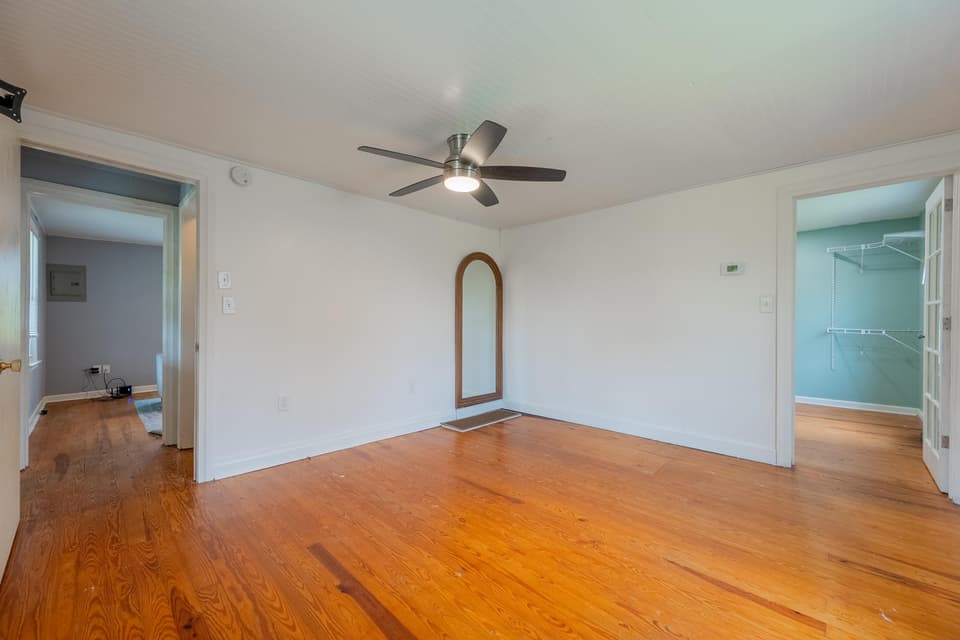 220 Clearview Drive, photo 19 of 34