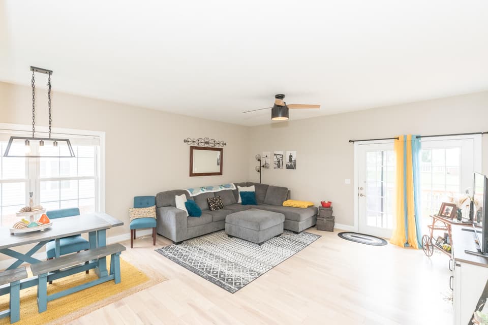 225 Meadow Dr NW, photo 9 of 34