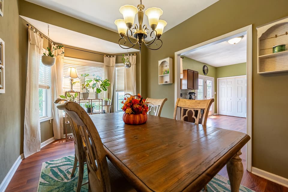 175 Wistaria Drive, photo 10 of 40