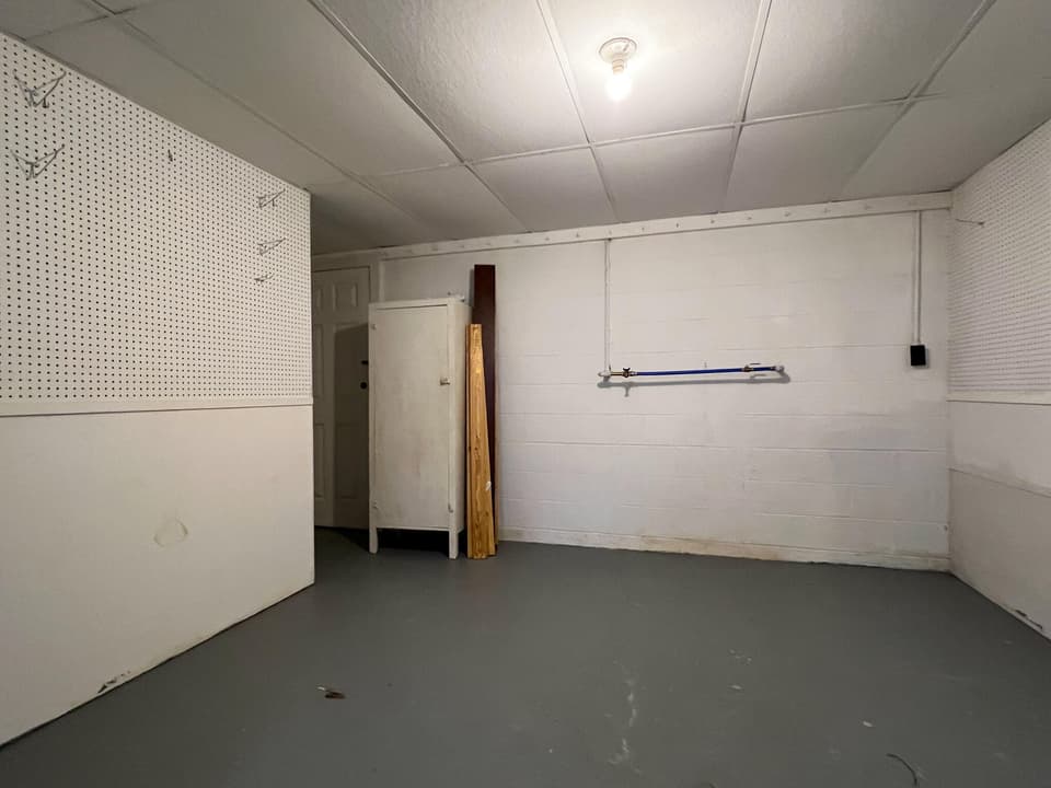 975 Carson Dr, photo 36 of 37
