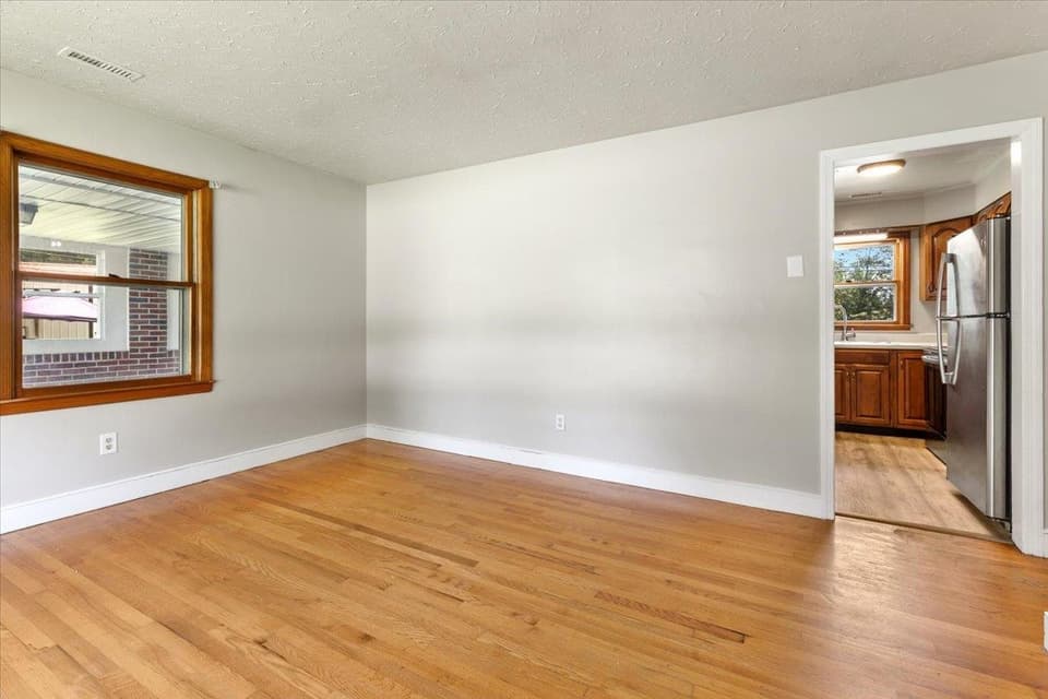135 Griggs Street, photo 6 of 40