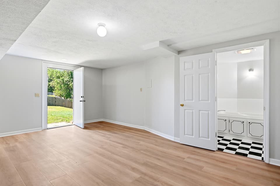 20 Howery Street, photo 37 of 40