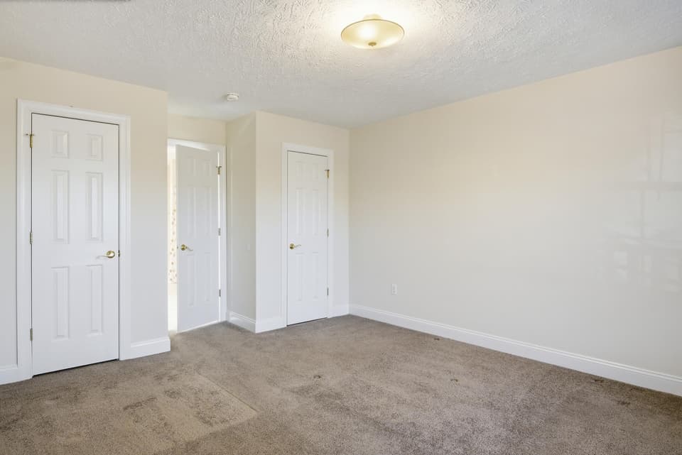 380 Oaktree Boulevard, photo 20 of 40