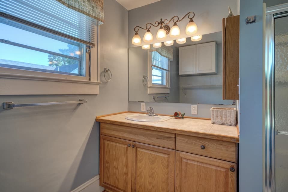 110 Lester Street, photo 29 of 40