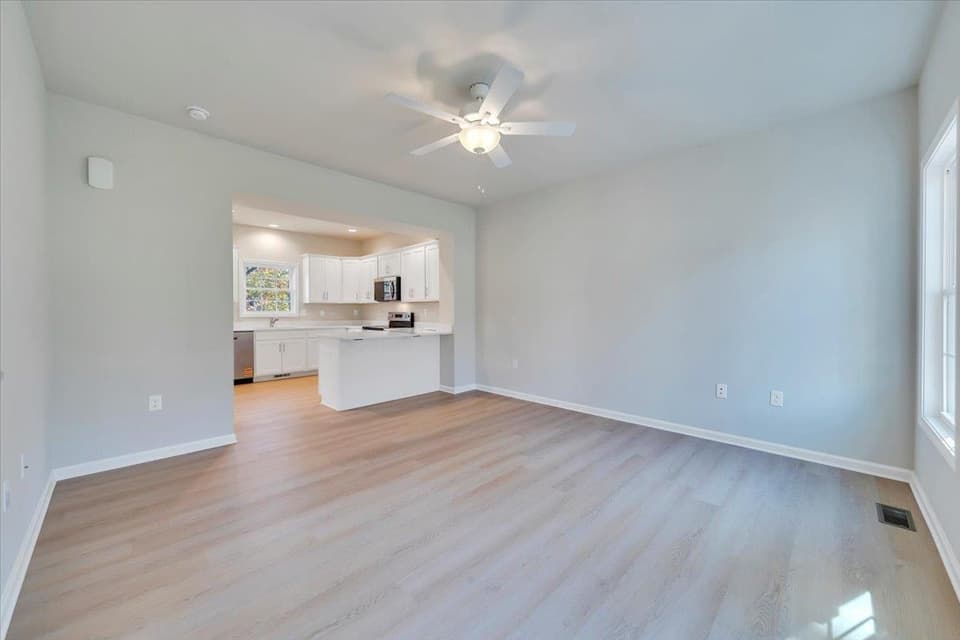 1545 Kensington Way, photo 7 of 38