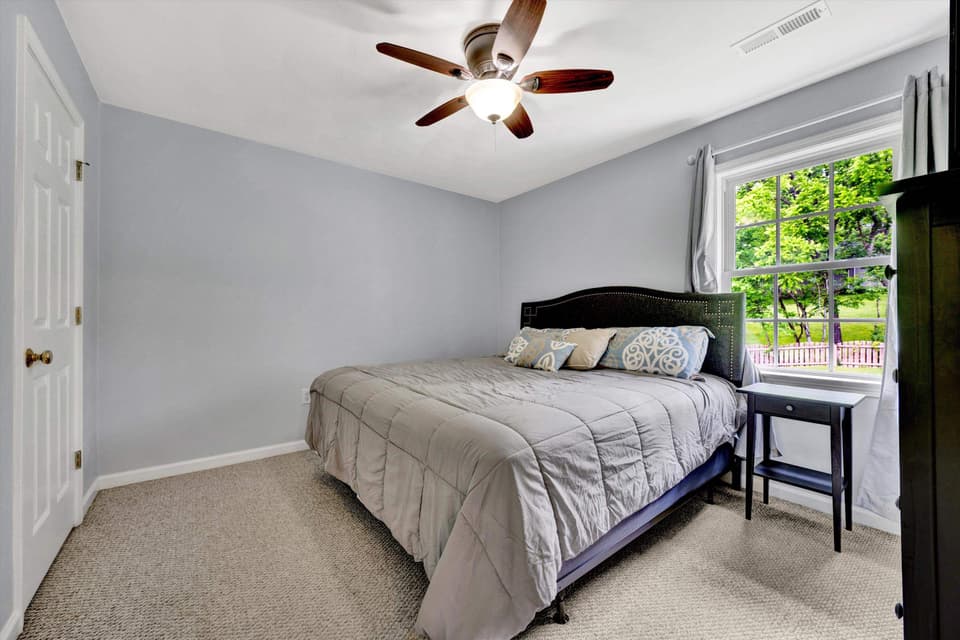 135 Sapphire Avenue, photo 28 of 40